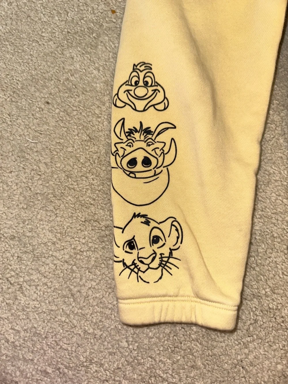 GAP Disney Lion King Kids Yellow Simba Sweatshirt & Joggers Set - Picture 7 of 7